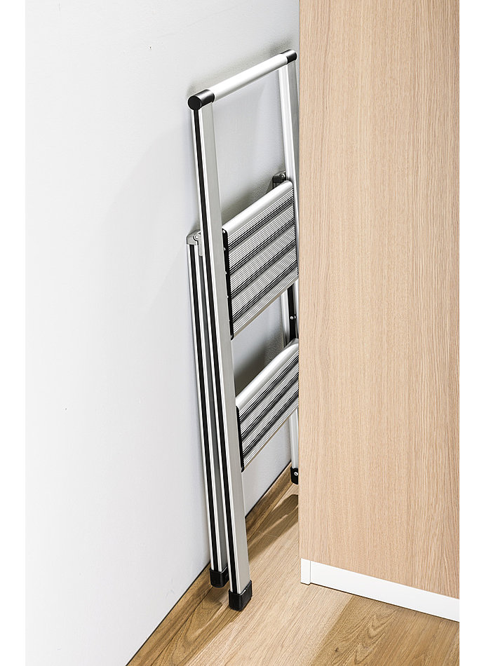 Auf diesem Bild sehen Sie das Produktbild 4 fr ALU-DESIGN KLAPPTRITTLEITER 2-STUFIG