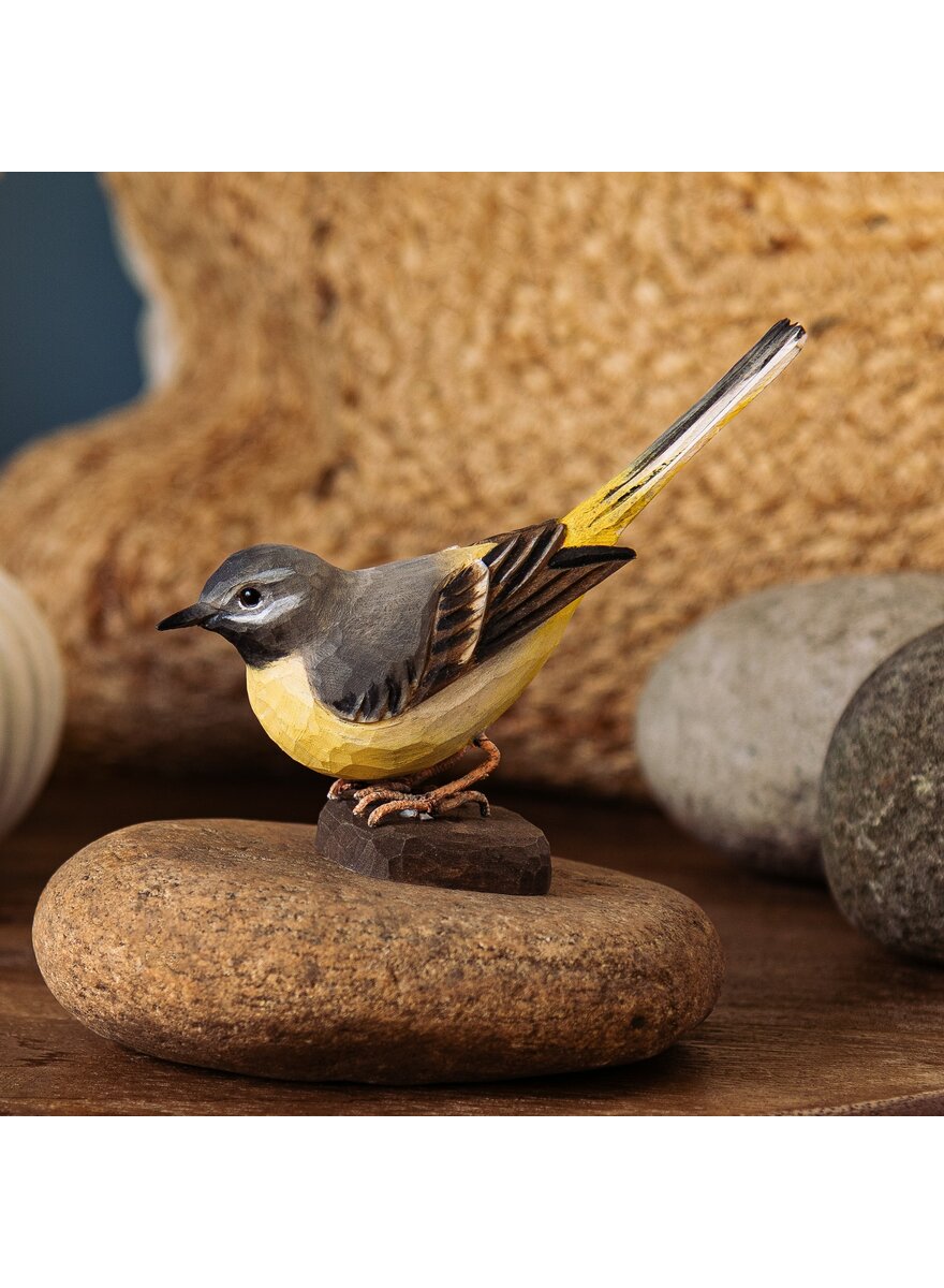 Auf diesem Bild sehen Sie das Produktbild f�r 5 DECOBIRD GEBIRGSSTELZE - HAND- GESCHNITZTER VOGEL AUS HOLZ